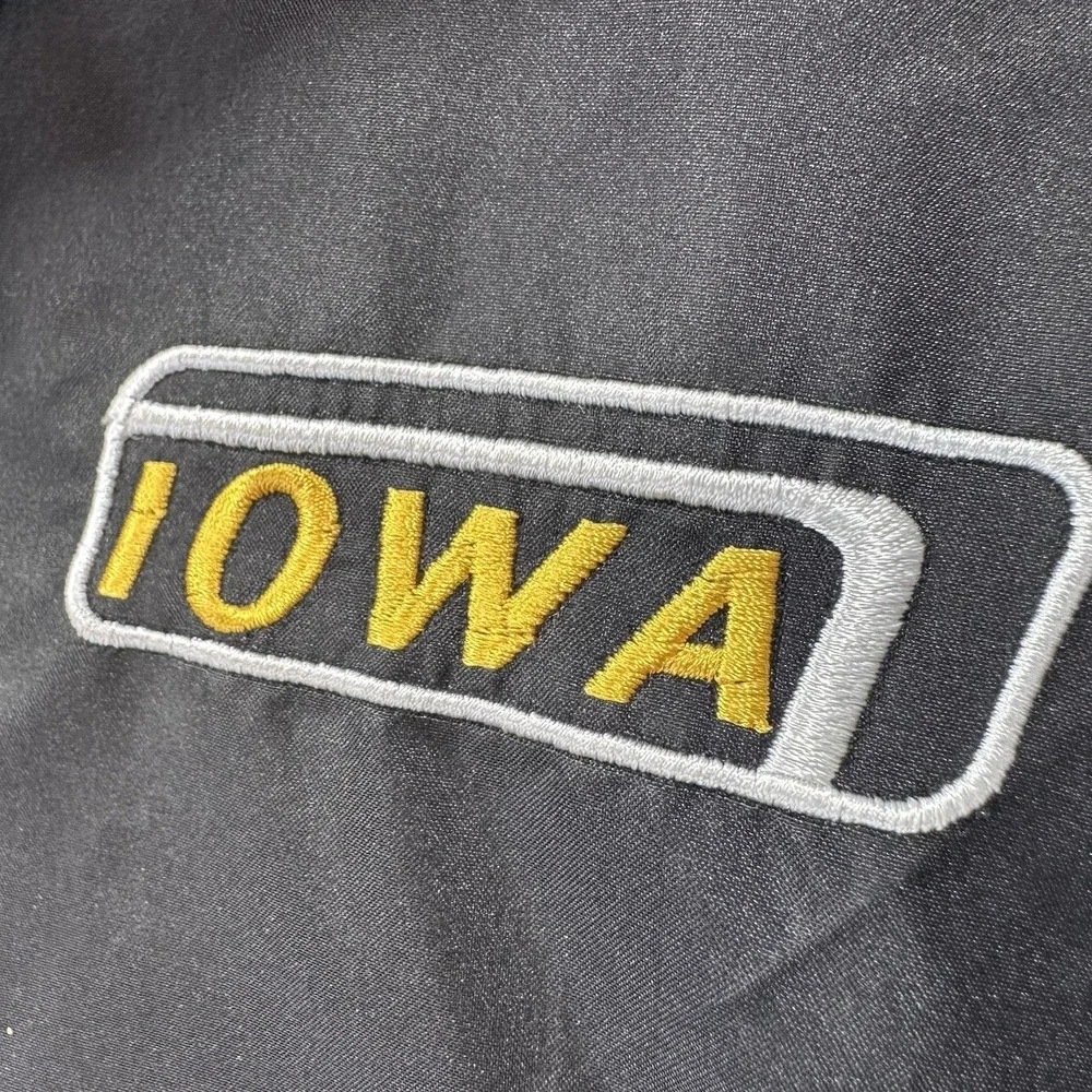 Starter Iowa Hawkeyes Men's XL Full Zip‎ Windbreaker Jacket Adult Y2K Black Gold
